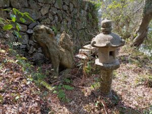 koma 狛犬。裏。手毬2　2026-03-28