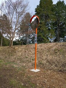 curve mirror カーブミラー2026-04-02