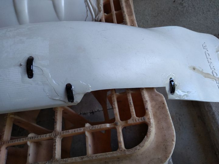 stop hole ストップホール (ひび割れ防止) フロントフェンダー ～ TLR125 ひげおじさんの「おうち実験」ラボ