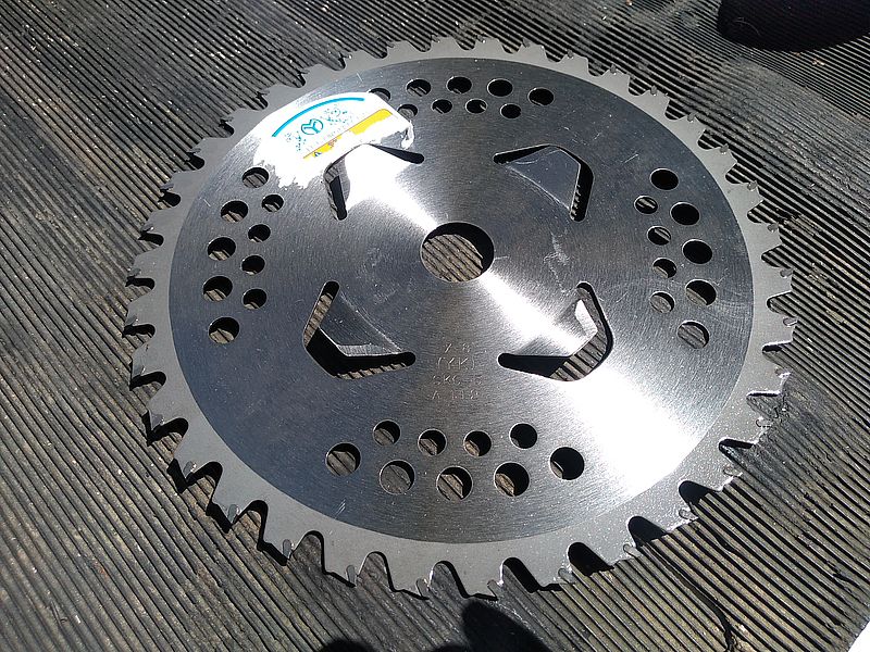 blade 山口金属。コブ付き