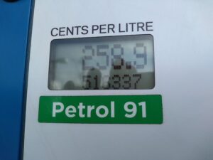 14 cents per litre リッターいくら