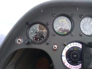 instrument panel front seat in flight 17000ft