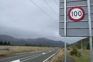 speed limit 100km 速度制限