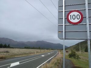 speed limit 100km 速度制限