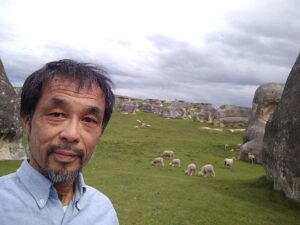 toshi at elephant rocks sheep