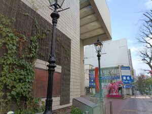 basha 馬車道。ガス燈。ピンクの馬