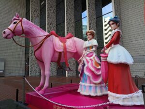 basha 馬車道。ピンクの馬2