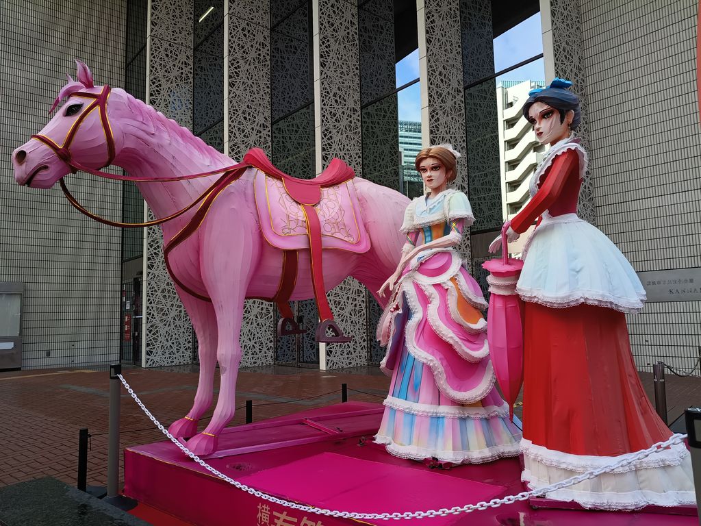 basha 馬車道。ピンクの馬2