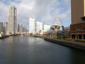 basha 馬車道。萬國橋。観覧車。ビル