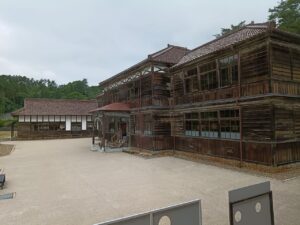 school building 本校舎+西校舎