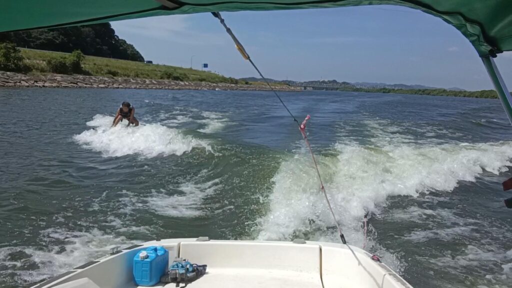 wake surfing 船から離れすぎて取り残された2026-08-01