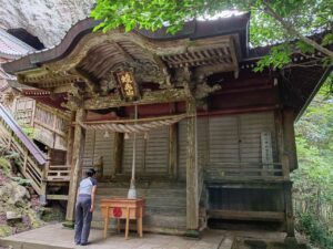 焼火神社。拝殿。さくら2026-08-18