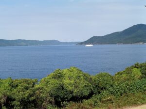 木路ヶ崎。灯台から海