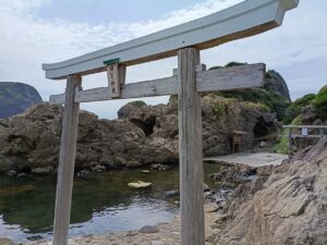 国賀海岸。国賀神社4
