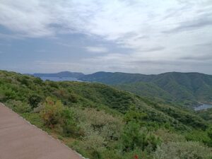 摩天崖。駐車場から