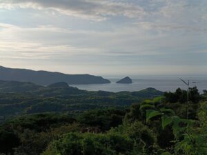 金光寺山。からの景色2。西ノ島。冠島