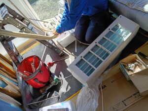aircon エアコン。作業中2026-10-15